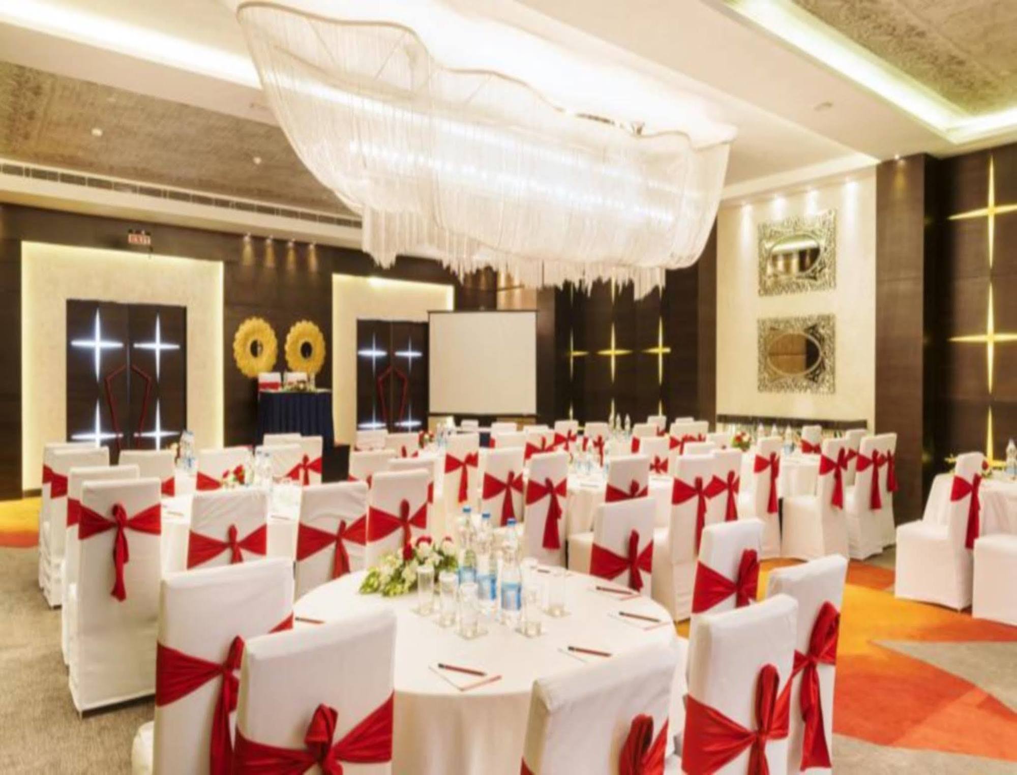 Aauris Hotel